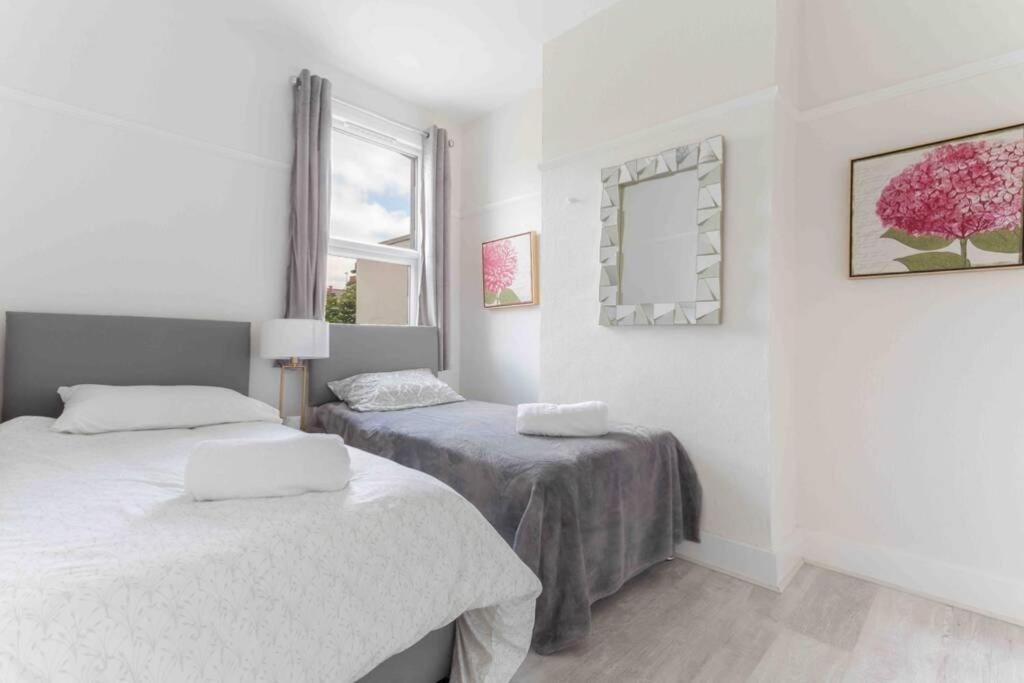 Сasa de vacaciones Contemporary 3 Bed House With Spacious Garden Close To Stratford Londres